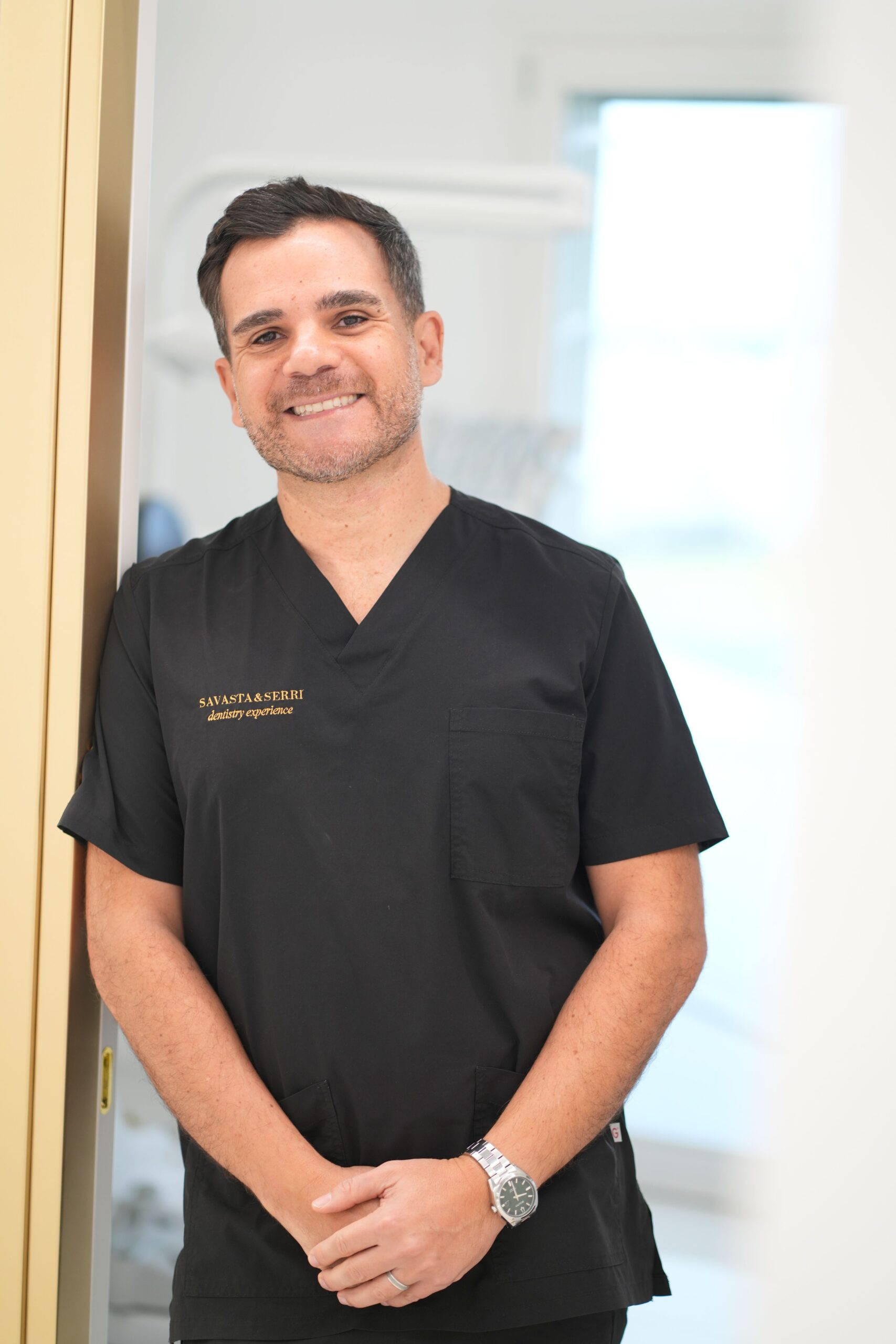 Dottor Alessandro Savasta impianti dentali a Cagliari